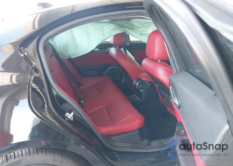 2020 Alfa Romeo Giulia Sport Rwd z USA, uszkodzony, nr VIN ZARFAMAN7L7625649